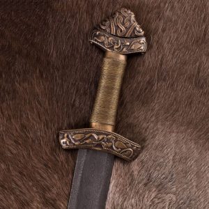Kard viking in damasco: Rune brune